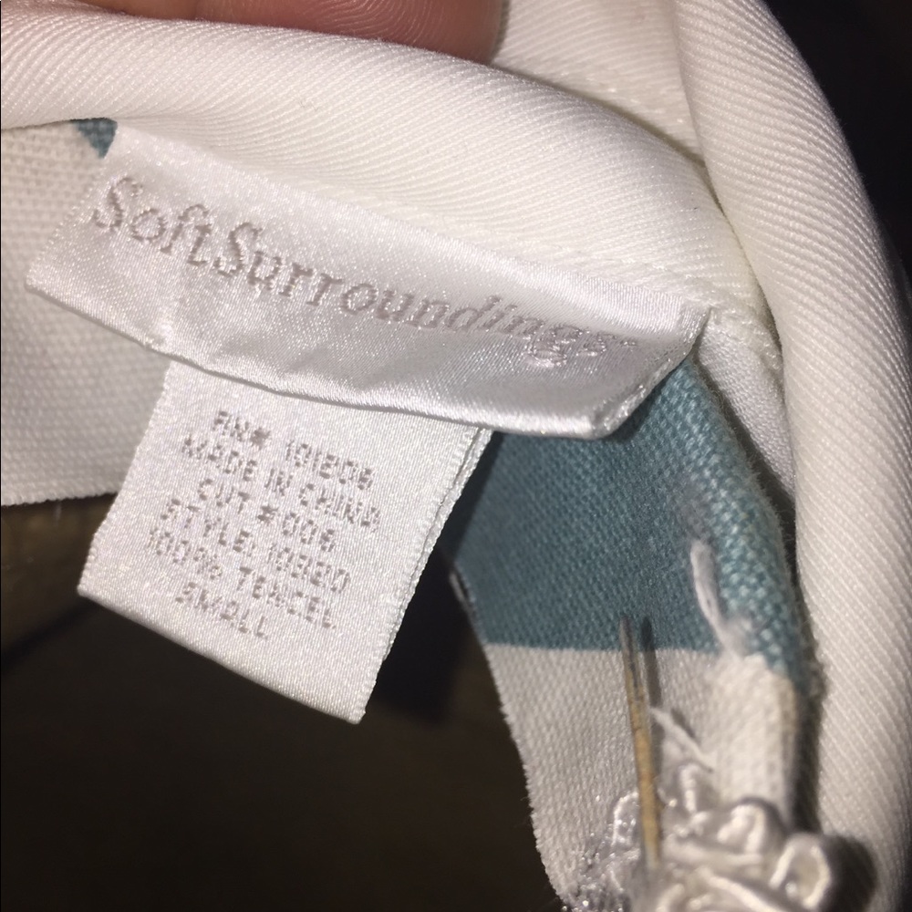 White button down blouse - Picture 5 of 5